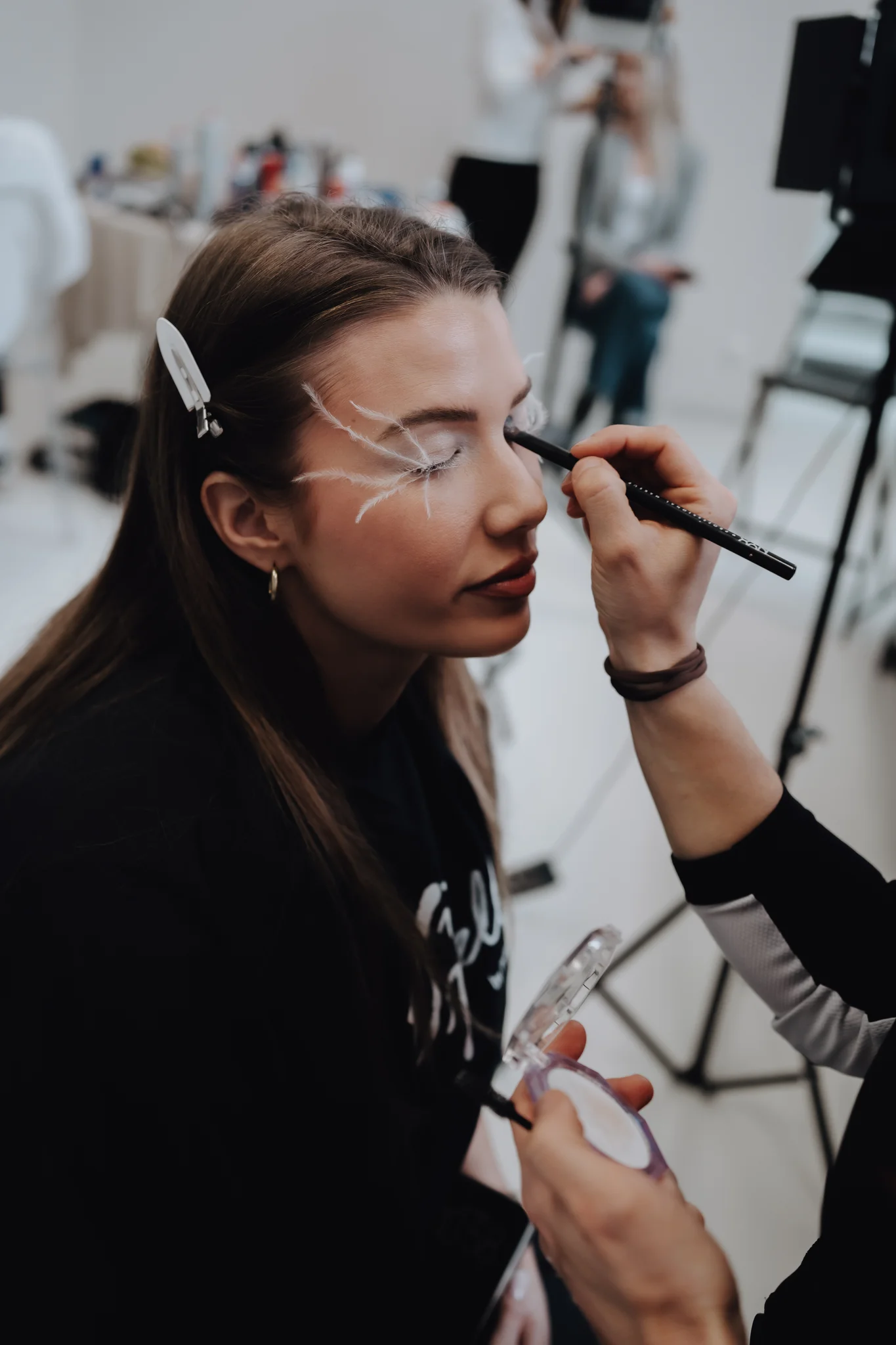 Braut-Make-up von Mad Makeup — BTS (2024), Aufnahme 3 von 4